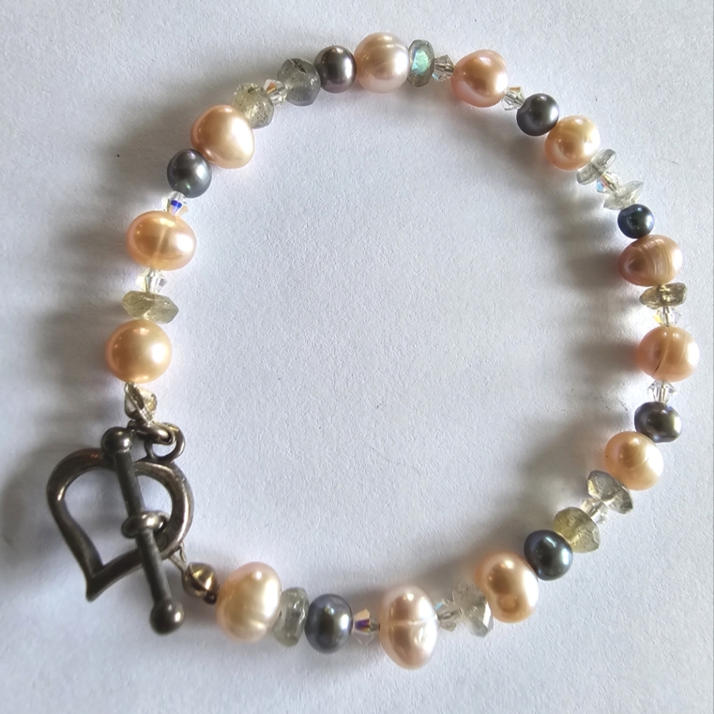 Handmade pearl bracelet real cultured pearlcore heart clasp